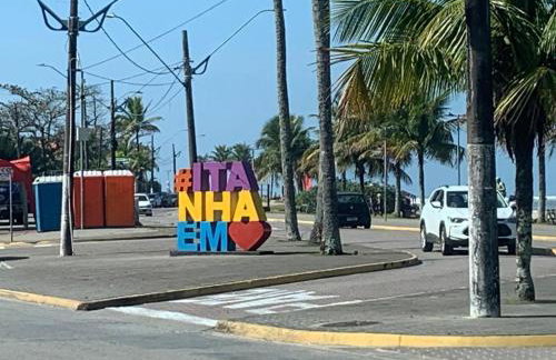 Casa para até 10 pessoas com 2 banheiros, 1 quente - Foto 1