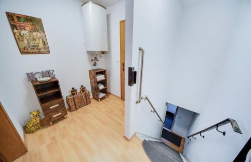 FEWO-LAVEES moderne zentrale FeWo nahe OMV Wacker Kliniken Burg -Eigener Eingang-Schlüsselloser Check in - Foto 37