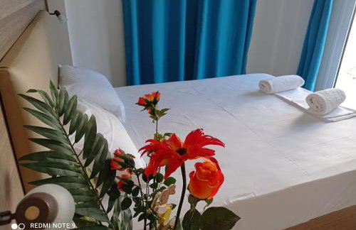 KELLY APARTMENTS - Photo 8