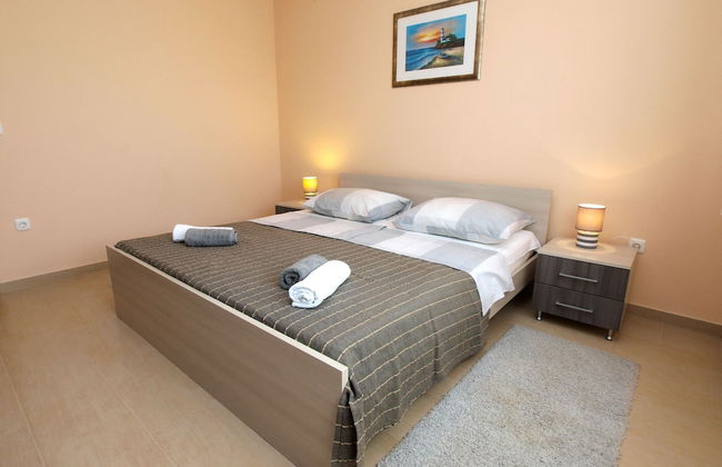 Apartment 1386 - Photo 5