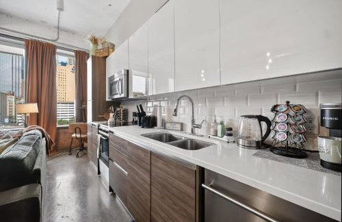 Modern-Chic Loft in Heart of Dallas - Foto 18