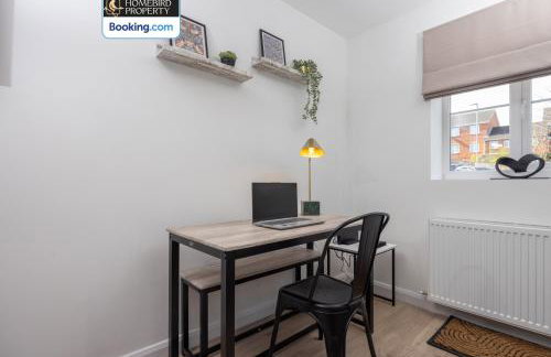 Luxuriou 5 Bedroom House By Homebird Property Management Short Lets & Serviced Accommodation Leeds With Private Parking & Free WiFi - Foto 40