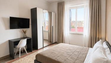 Galaxy Colosseum Apartment - a 450m dal Colosseo - Foto 5, towels, wardrobe, heating