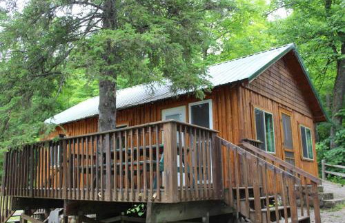 Cabin 8 - A newly remodeled with shaded deck on the lakeshore - Foto 1