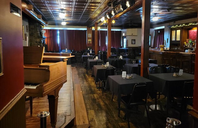 Vito's Vault Chicago Speakeasy Dinner Theatre - Photo 7
