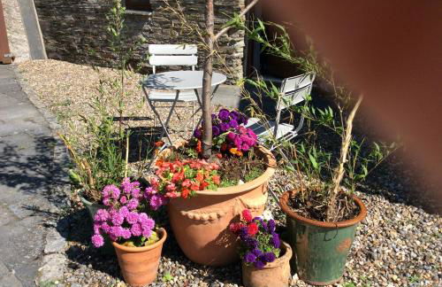 Re-imagined Stone Barns in the Country Near the Coast - Foto 36