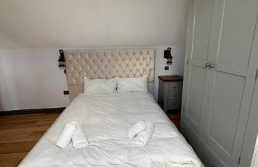 Luxurious, Unique & Elegant Cottage with Hot Tub - Foto 19