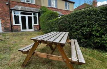 Comfortable 3BR Home, Steps from York Town Centre, Sleeps 6, Free Parking - Foto 26