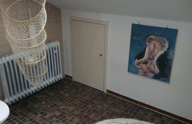 Studio 11 - Photo 30