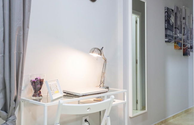 Charming Apt. Historic District - Sol - Photo 26