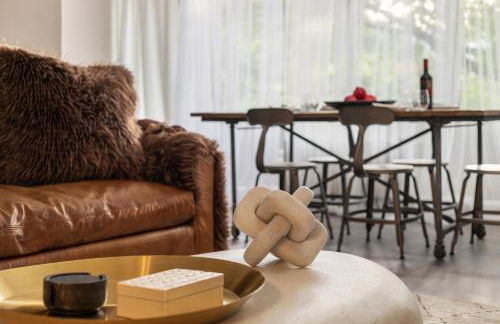 The Morgan - Refined 2BR King Suite with Free Parking - Foto 5