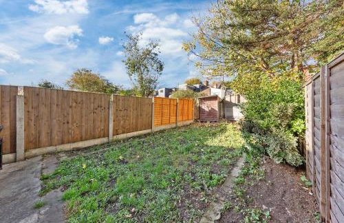 Citylink Spacious 5-Bedroom House,Wi-Fi,Easy Access to Excel and Central London - Foto 13