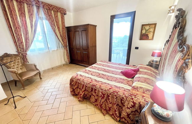 Pool, Jacuzzi and Events Room - Charming Villa in Umbria - Sleeps 24 - Lake View - Foto 4