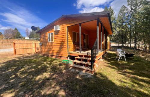 Rustic 1 bd 1 ba Cabin at New Waitts Lake Resort - Foto 8