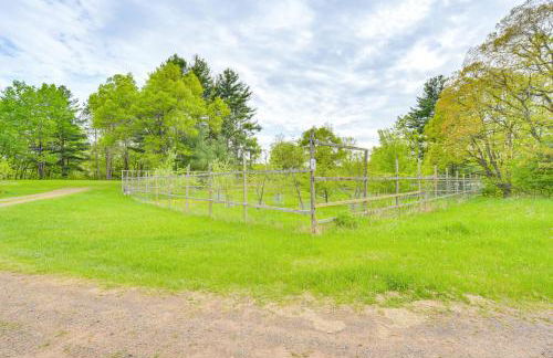 Secluded Lakefront Gem on 300 Acres in Webster - Foto 20