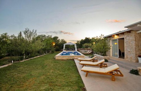 Cozy Home In Veliki Brocanac - Foto 25