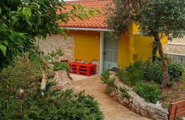 Linda House - Photo 28