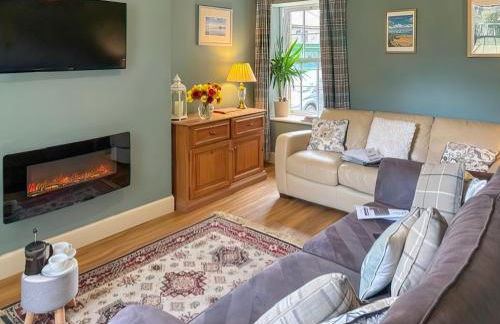 The West Wing - Photo 1