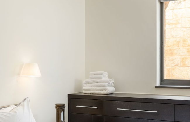 Luxury Duplex with Rooftop by FeelHome - Photo 3