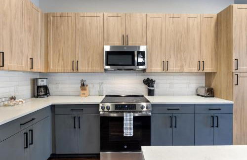 Modern Comfort North Austin with Balcony and Workspace - Foto 5