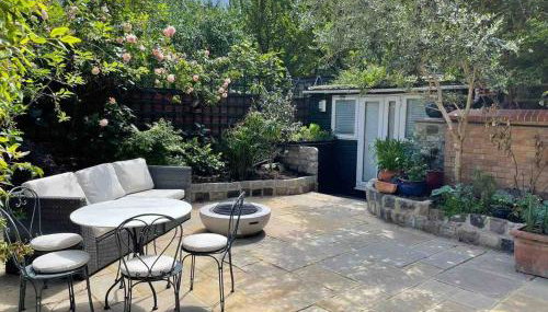 Stylish 1-bed studio - Photo 3, Garden view