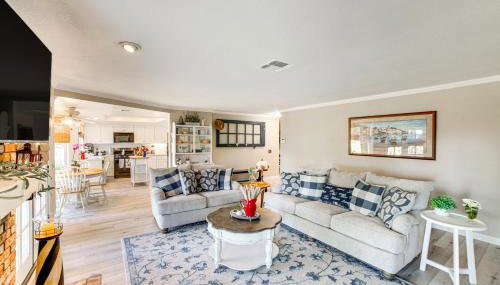 Pet-Friendly Riverside Retreat with Private Spa! - Foto 5