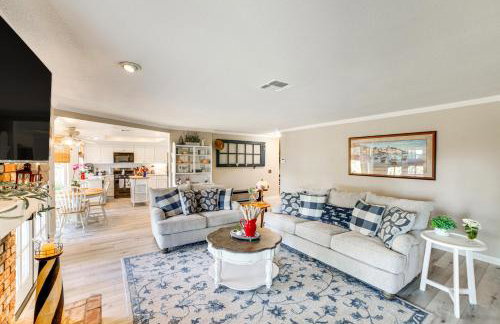 Pet-Friendly Riverside Retreat with Private Spa! - Foto 5