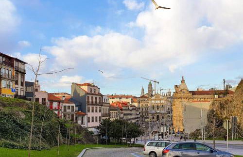 Great Flat & View in Historic Porto by LovelyStay - Photo 24