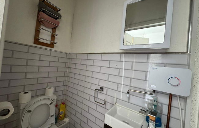 2 Bed Flat - Sleeps 3 - Parking - Wifi - Foto 20