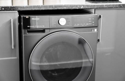 Marcot House Modern 5 bedroom house Solihull 10 mins drive from bhx & nec private off road parking - Foto 54