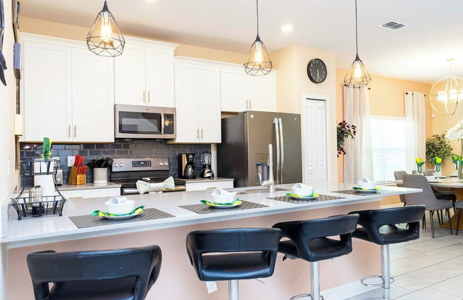 Magnificent 5Bd w/ Pool Close to Disney @Storey Lake 4800 - Foto 25