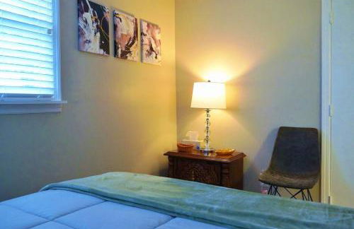 Spacious Pet Friendly Home - Photo 13