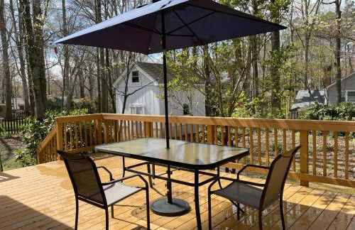 Serene Landing Place near Downtown Cary - Foto 23