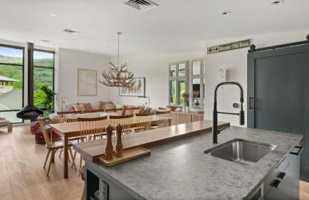 420 Lodge At Spruce Peak New Treehouse Unit 3 bed Sleeps 10 - Foto 10