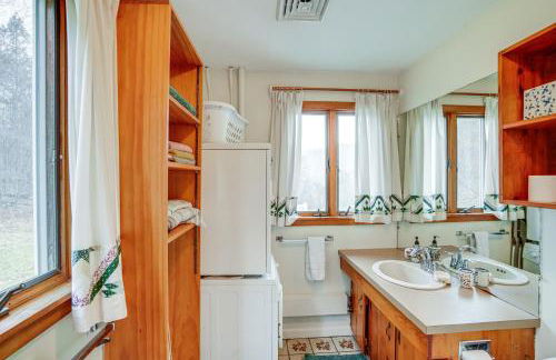 Hawley Home with Deck 4 Mi to Berkshire East Resort - Foto 19