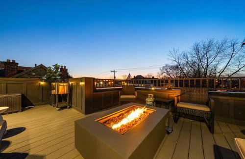 Rooftop Patio, Hot Tub and Games City Escape - Foto 1