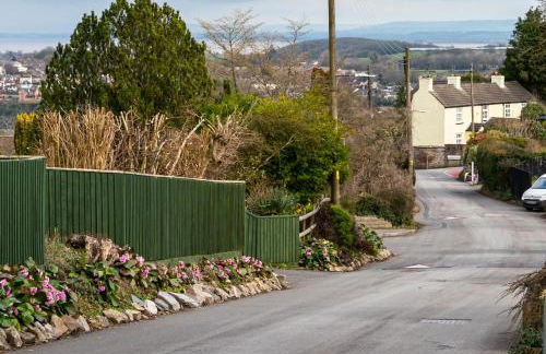 Vauxhall Cottage, Chepstow - 4 Bedroom Pet-Friendly Home with Private Fenced Garden, Walk to Town and Castle - Foto 17