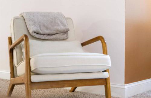 White Mountain Retreat with Theater, Fire Pit, Game Room and River Access - Foto 47