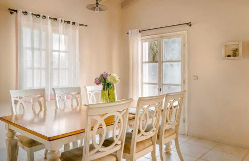 Nikolas by Vintage Travel - Photo 16