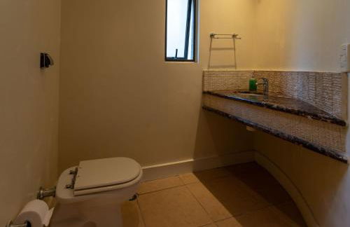 Refúgio de Luxo e Piscina à beira do Passaúna - Photo 41