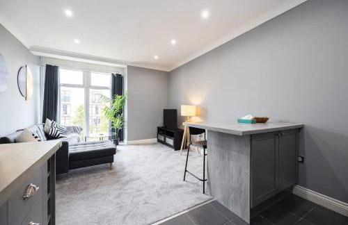 The Sharston - Free Parking & Close To Airport - Foto 7