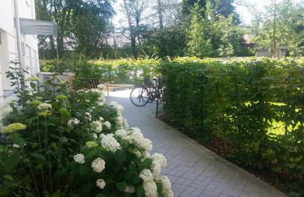 Bright by Trade Fair ICM 15 min direct to City Center 2-BedRoom full 2-BathRoom, free Parking, Balcony, Family and Business friendly - Foto 9