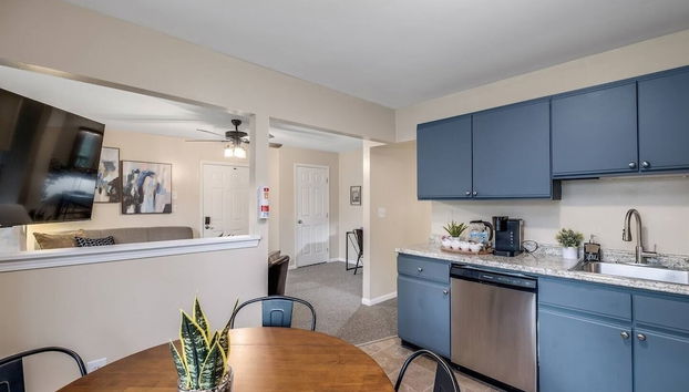 Chic Remodeled Retreat Near Emu: Easy Commute 2 Bedroom Apts - Foto 5, Eigene Küche