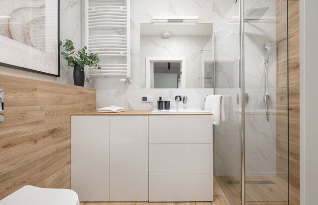 Coast Apartment With Terrace by Renters - Photo 35