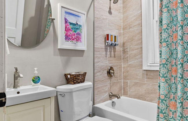 Designer Home in Shaw Right Side - JZ Vacation Rentals - Photo 25