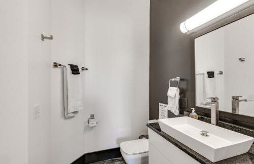 Motorcycle-Themed Home in Spearfish with Hot Tub! - Foto 31