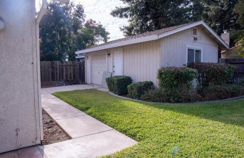 Modern Merced Haven near Merced College and UC Merced - Foto 32