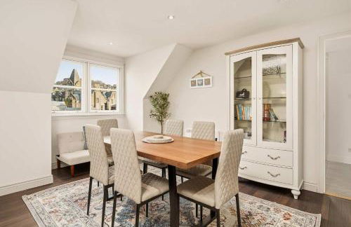 Stunning Sea Views - 3BD & Free Parking - Foto 3