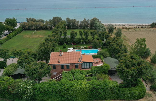 Villa Mirella Beach - Photo 1