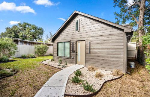 Tiny Home with a Cozy Loft for Quiet Moments - Foto 5